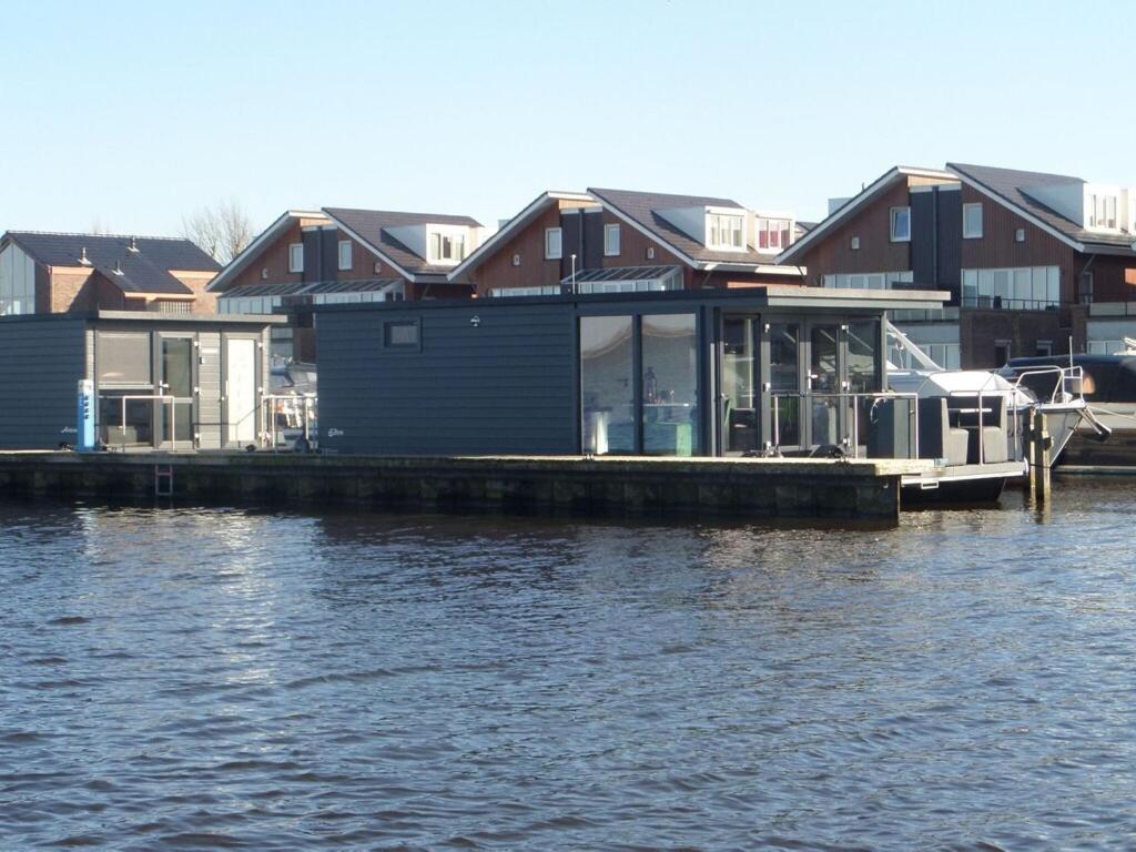 Modern Houseboat With Air Conditioning Located In Marina Uitgeest Exteriér fotografie