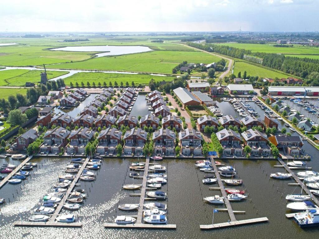 Modern Houseboat With Air Conditioning Located In Marina Uitgeest Exteriér fotografie